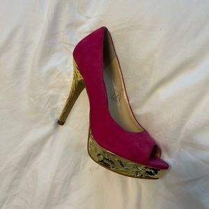 Fuchsia heels with gold detailing